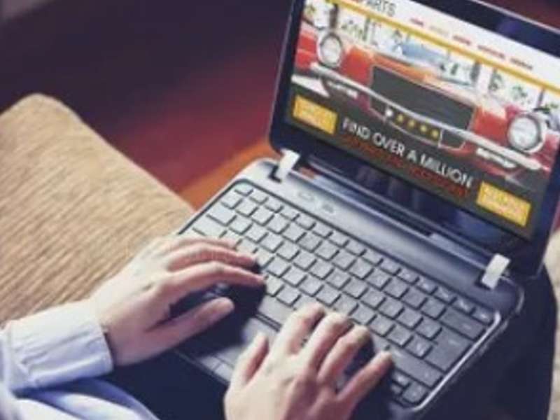 Hľadanie pokladu v internetovom obchode s modernými autodielmi